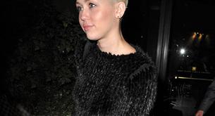Miley Cyrus vuelva a pasarse la tijera 
