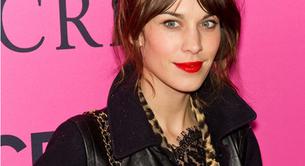 Alexa Chung lo clava con su look en el desfile de Victoria's Secret 