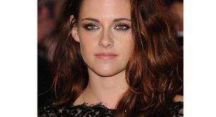 Otro lookazo de Kristen Stewart promocionando Amanecer 2, en Londres 