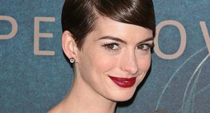 Anne Hathaway versiona su pixie en el estreno de Los Miserables 