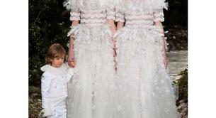 Chanel aboga por una boda lésbica en su desfile y apoya así a los matrimonios gays 