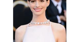 ¿Eran de verdad los pezones de Anne Hathaway lo que se trasparentaba en su vestido de los Oscars? 