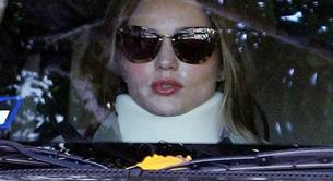 Miranda Kerr, con collarín, tras un accidente de tráfico 