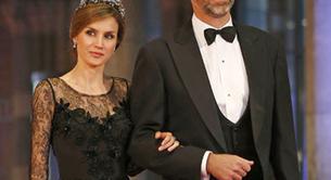 Los Príncipes, elegantísimos, en la cena previa a la coronación de Guillermo y Máxima de Holanda 
