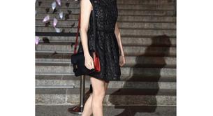 Sienna Miller con look negro en la fiesta Vanity Fair en Tribeca 