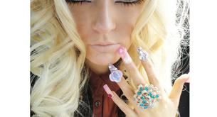 Esta inglesa quiere ser una muñeca viviente 