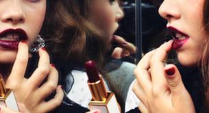 Modelos de 12 años anunciando maquillaje