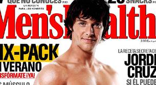 Jordi Cruz marcando abdominales en la portada de Men's Health