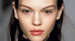 Mini-trenzas: el toque chic para tus peinados esta Navidad