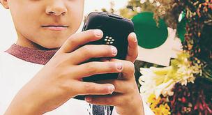 Un niño sobrevive gracias a que llamó a un número de teléfono aleatorio