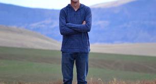 Lo que hace este chico para acabar con el acoso escolar en su escuela es admirable 