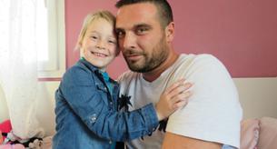 Sus compañeros de trabajo le ceden sus vacaciones para que pueda estar con su hija con cáncer