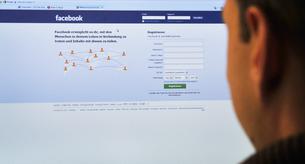 El polémico castigo de un padre a su hija por hacerse fotos en topless