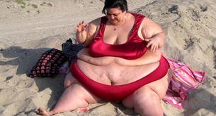 Tuvo que dejar a su novio después de que la hiciera engordar hasta 300 kilos