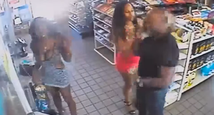 Dos mujeres abusan sexualmente de un hombre en un supermercado