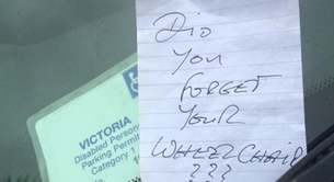 Pensaron que se estaba aprovechando de la plaza de minusválidos, hasta que ella contestó así