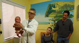 Este pediatra tiene el truco perfecto para calmar a los bebés cuando lloran