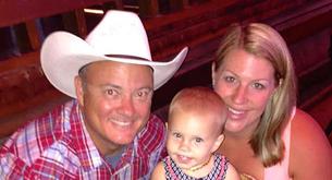 Descubre que está embarazada de trillizos en el funeral de su marido