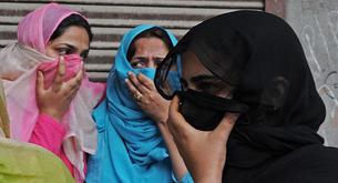 Proponen una ley en Pakistan que permite a los hombres pegar a sus mujeres