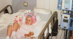Cumple sus sueño de trabajar en el hospital donde le trataron el cáncer de niña