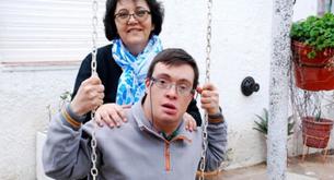 Cuando este chico quedó huérfano, su profesora hizo algo increíble