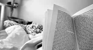 La extraña condena a un pedófilo italiano: comprar libros a su víctima