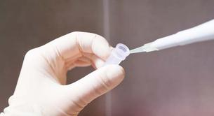 Este médico utilizó durante años su esperma para inseminar a sus pacientes