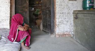 Venden a su hija de 11 años por 13 euros