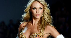 Esta modelo se queja por no poder amamantar en público pero sí posar en topless