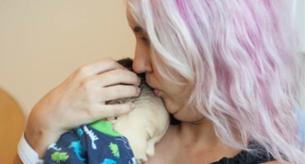 Esta madre ya ha perdido a dos bebés y continúa donando su leche materna