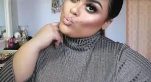 Esta modelo de talla grande ha sido censurada llevando cuello vuelto