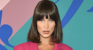 No decidas si cortarlo o dejarlo largo: los flequillos falsos están de moda