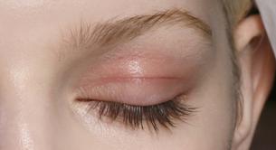 ¿Cómo utilizar el aceite de coco para hacer crecer tus pestañas? 