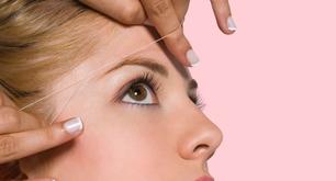 Cómo depilar las cejas con hilo paso a paso