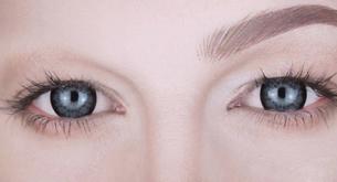 ¿Qué son las cejas postizas y cómo se utilizan? 