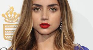 El mejor maquillaje para invitada de boda con labios rojos