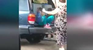 Detienen a una abuela que llevaba a sus nietos en transportines para perros