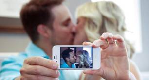 ¿Están en crisis las parejas que están siempre en Facebook?