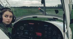 2 MUJERES alquilan un avión para LLEGAR A TIEMPO